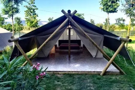 BNATURAL NATURISM & GLAMPING